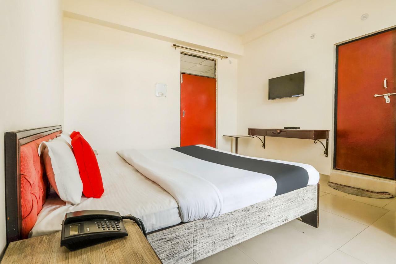 Capital O 60233 Brij Ki Rasoi Deluxe Otel Lucknow Dış mekan fotoğraf