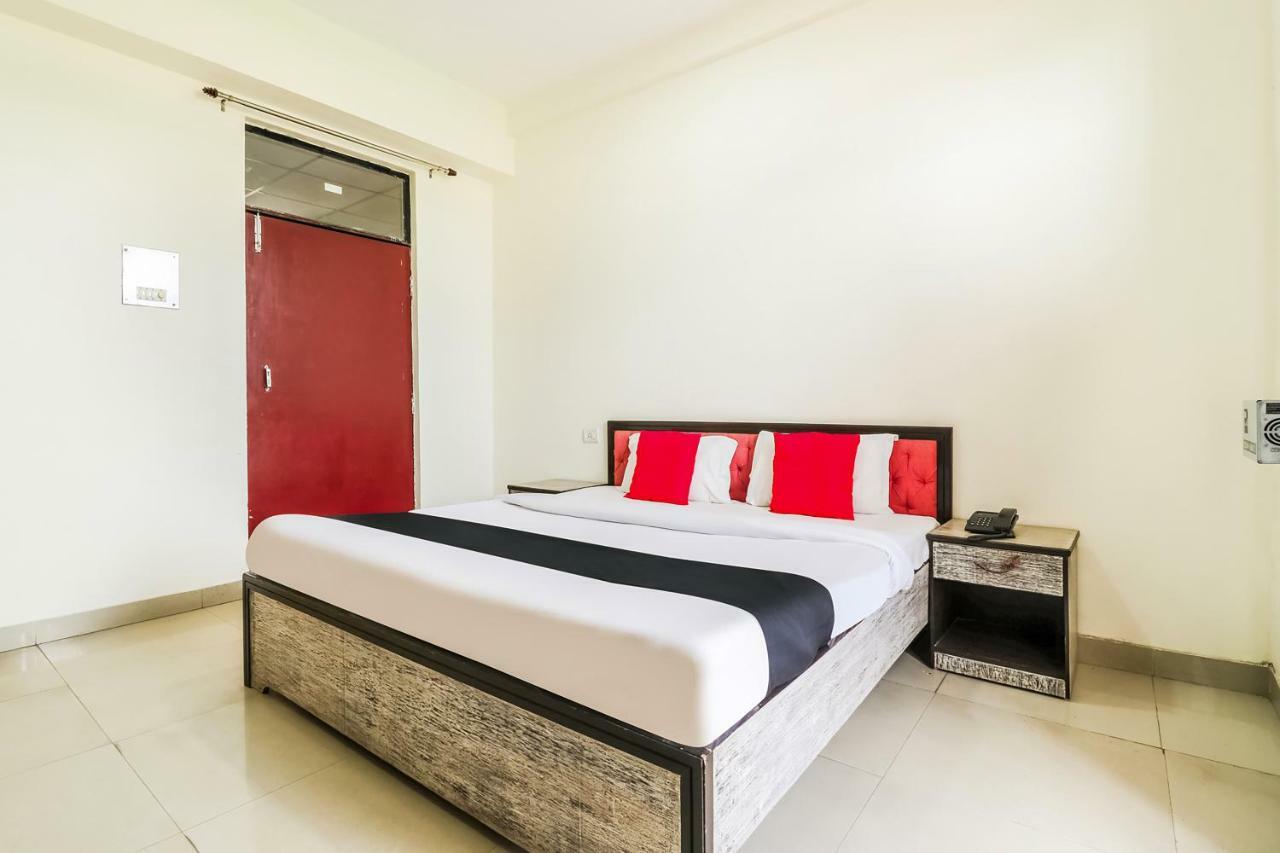 Capital O 60233 Brij Ki Rasoi Deluxe Otel Lucknow Dış mekan fotoğraf