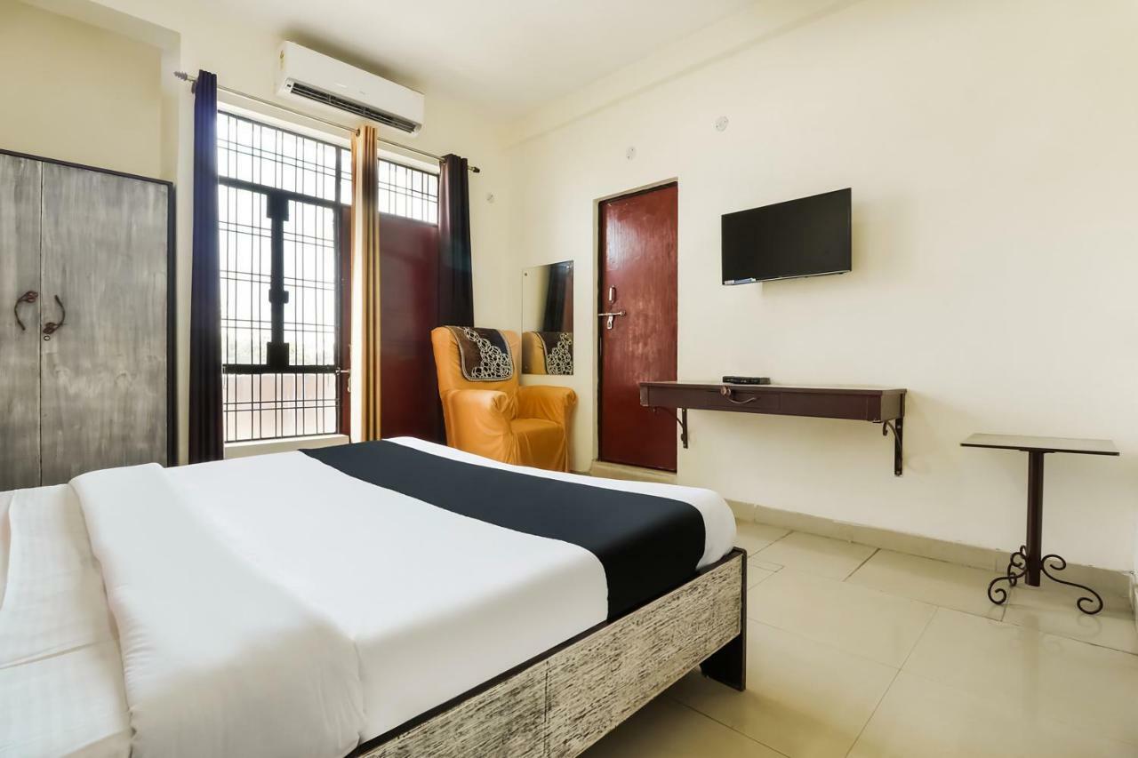 Capital O 60233 Brij Ki Rasoi Deluxe Otel Lucknow Dış mekan fotoğraf