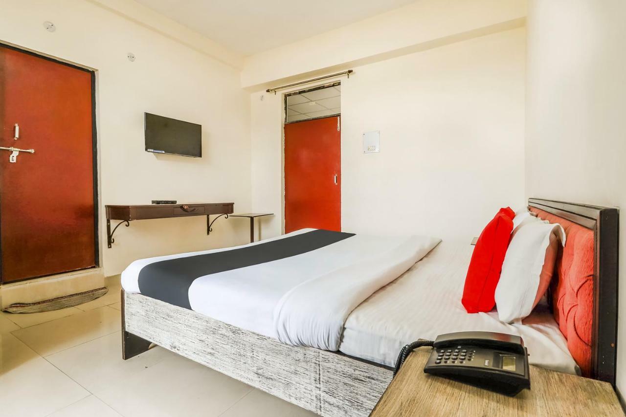 Capital O 60233 Brij Ki Rasoi Deluxe Otel Lucknow Dış mekan fotoğraf