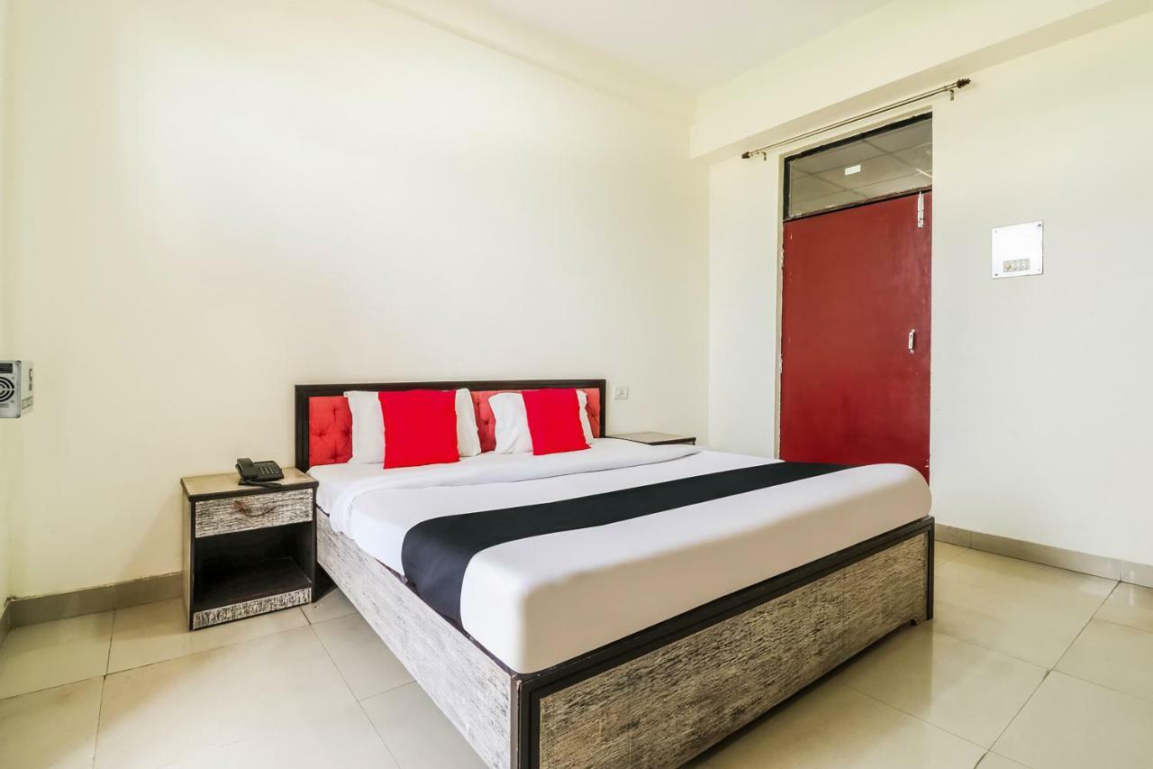 Capital O 60233 Brij Ki Rasoi Deluxe Otel Lucknow Dış mekan fotoğraf