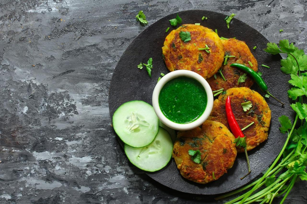 Capital O 60233 Brij Ki Rasoi Deluxe Otel Lucknow Dış mekan fotoğraf